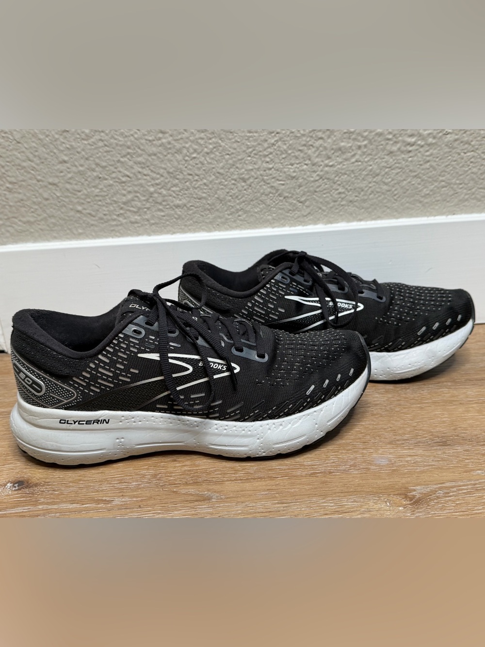 Brooks Glycerin 20 Mens Running Shoe Black White Cushioned Sneaker SZ 9